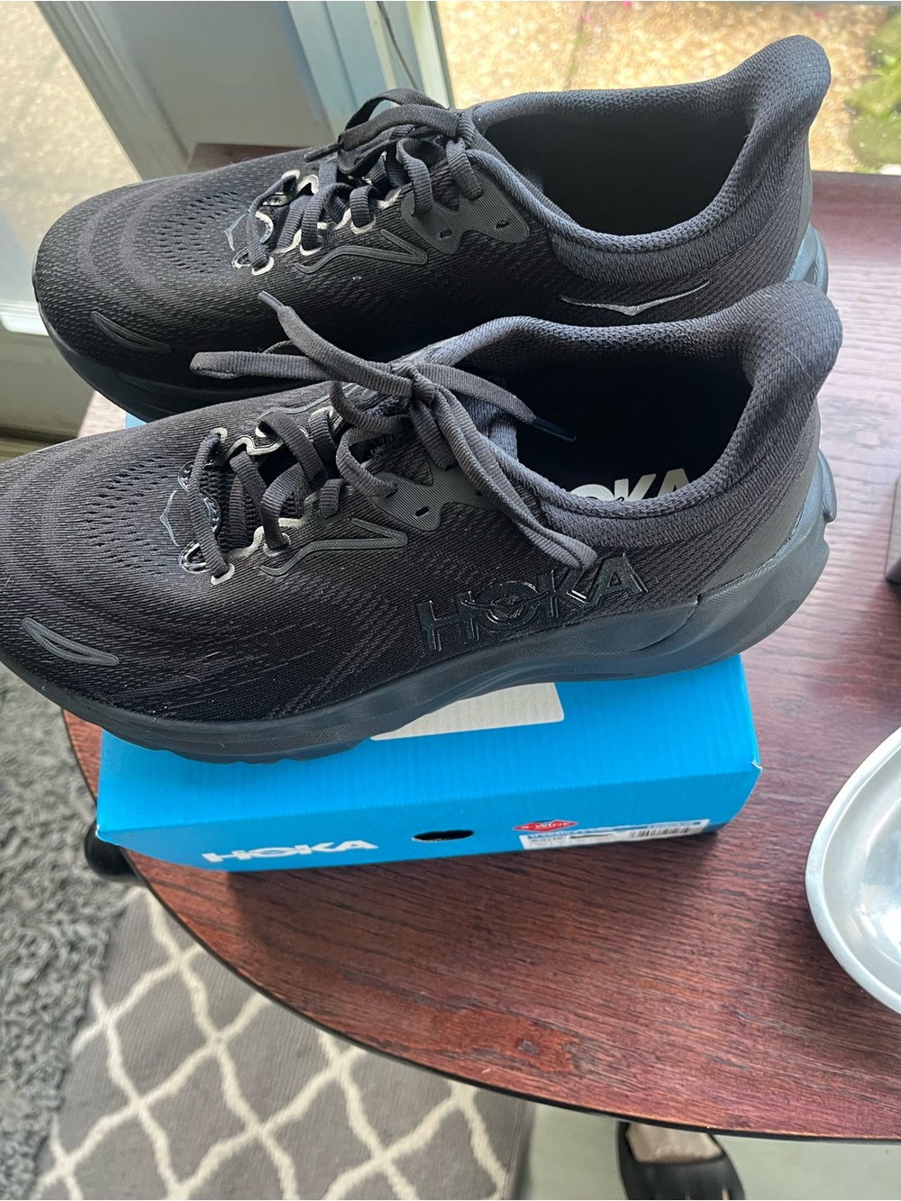 HOKA ARAHI 8